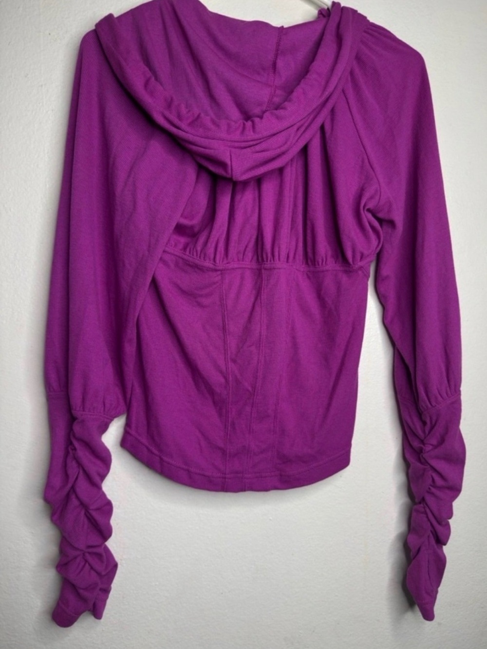 FP Movement Ruched Sleeve Hooded Corset Top XS Magenta Berry Pullover NWOT - Picture 6 of 7